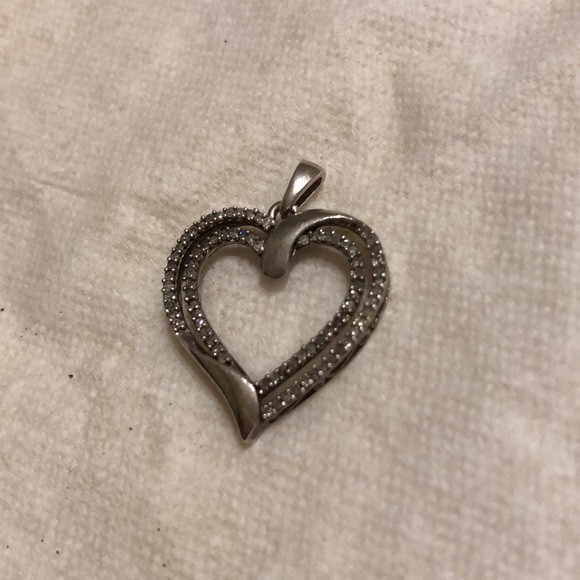 Has all diamonds. Silver. No chain. - Picture 4 of 6